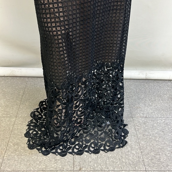 Monique Lhuillier imported lace, long sleeve long gown - Picture 6 of 14